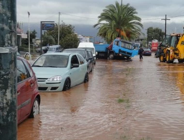 Θεσσαλονίκη: Πλημμύρισε η Καλαμαριά μετά από 20 λεπτά βροχής (βίντεο)